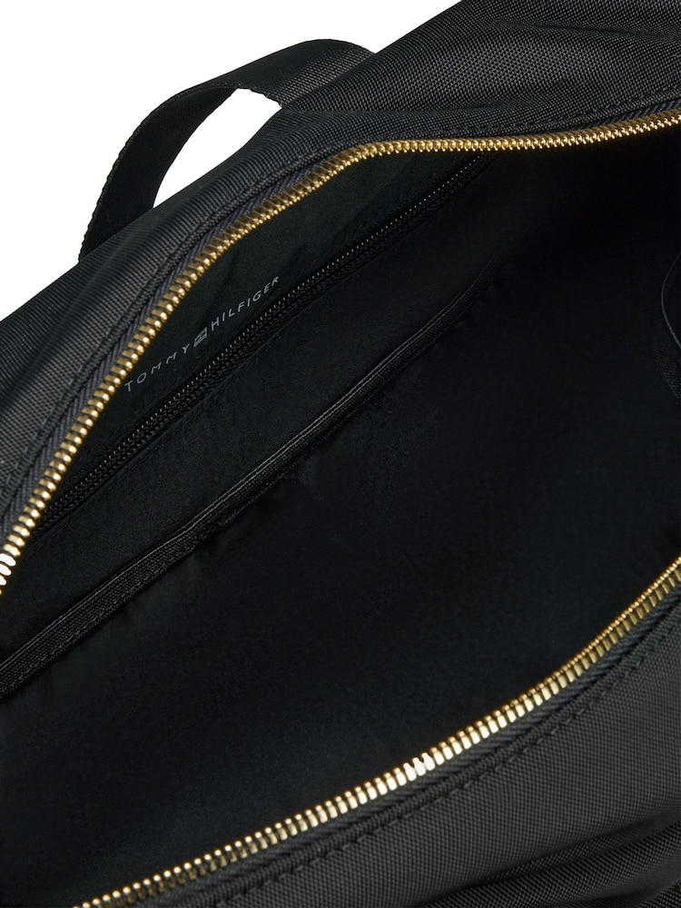 Schwarz - Tommy Hilfiger Essential Wickeltasche - Bild 7 von 7 Schwarz - Tommy Hilfiger Essential Wickeltasche - Bild 7 von 7