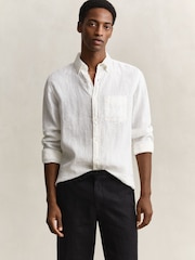 أبيض - GANT Garment Dyed Linen Pocket Shirt - صورة 3 من 7