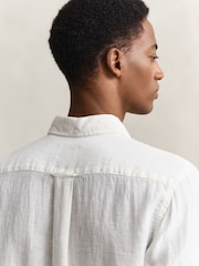أبيض - GANT Garment Dyed Linen Pocket Shirt - صورة 5 من 7
