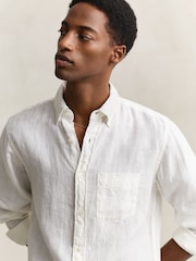 أبيض - GANT Garment Dyed Linen Pocket Shirt - صورة 6 من 7