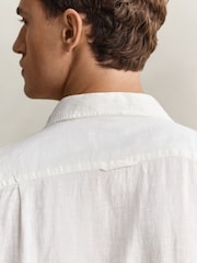 ホワイト - GANT Garment Dyed Linen Pocket Shirt - 画像 5 / 6