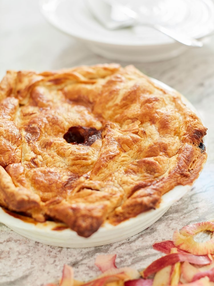 Sophie Conran White Porcelain Round Pie Dish - Image 1 of 6