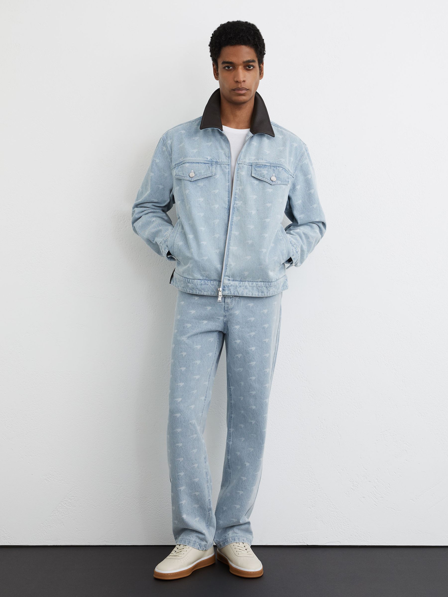 Buy McLaren Racing Relaxed Speedmark Jeans з сайту Next Ukraine