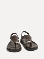 Braun - Linzi Latch Toe Ring Flat Sandals - Bild 4 von 7