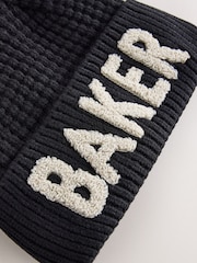 حزمة من قبعة بوم بوم بوكليه وفرو صناعي وقفازات من Baker by Ted Baker - صورة 2 من 5