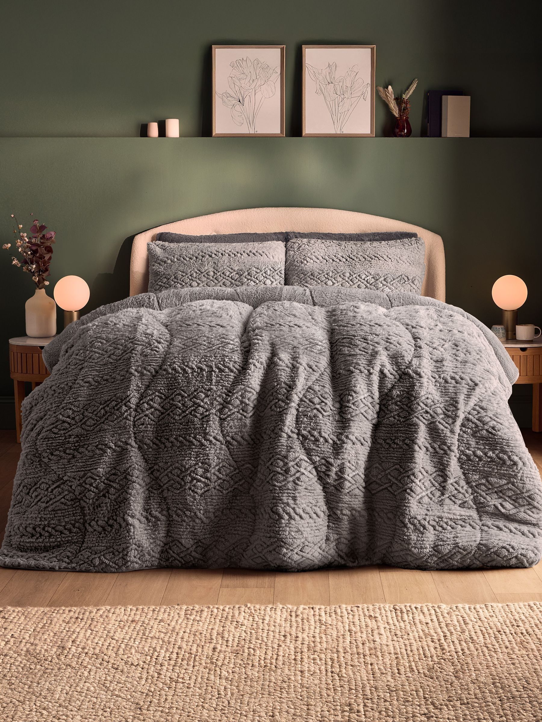 Silentnight Teddy Fleece Coverless Duvet Set Grey - Image 6