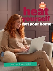 Silentnight Natural Teddy Fleece Boucle USB Heated Cuddle Cushion - Image 5 of 9