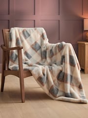 Silentnight Natural Check Snugsie Faux Fur Throw - Image 1 of 8
