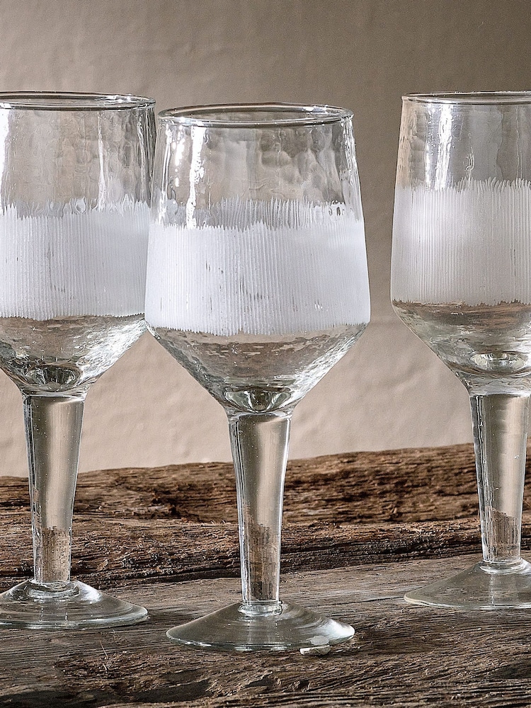 Nkuku Set of 4 Clear Anara Etched Wine Glasses - Image 2 of 4