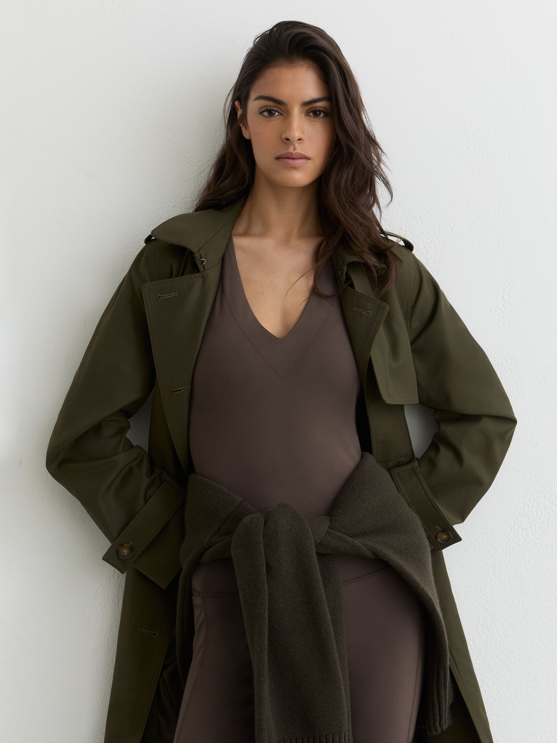 トップス EESETT&Co khaki Buy Reiss Taupe Brown Helena V-Neck Cross-Back Sports Top from