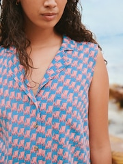 Red/Blue Deck Chair Print - Revere Collar Sleeveless Shirt with Linen - Image 4 of 7