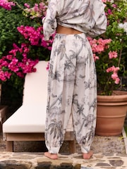 B by Ted Baker Mono Palm Viscose Balloon Beach Trousers - Image 3 de 6