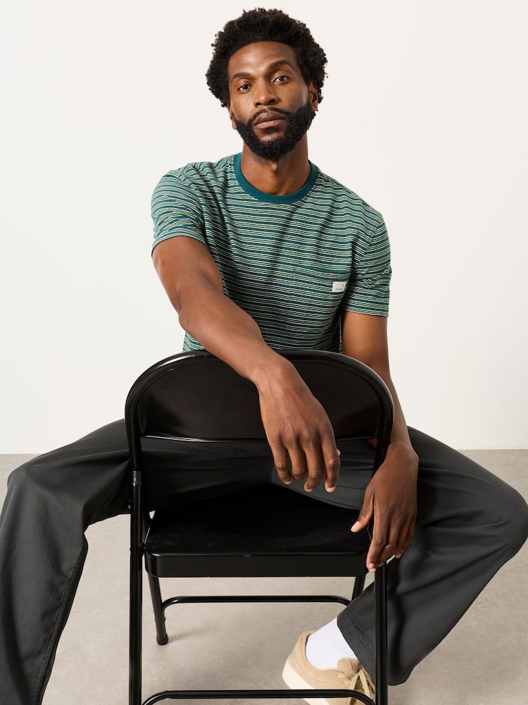 FatFace Small Stripe T-Shirt - Larawan 2 ng 6 FatFace Small Stripe T-Shirt - Larawan 2 ng 6