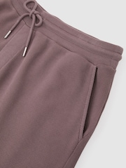 وردي موف - شورت من قماش قطن بيكيه مصبوغ Sundown من Reiss - صورة 6 من 6