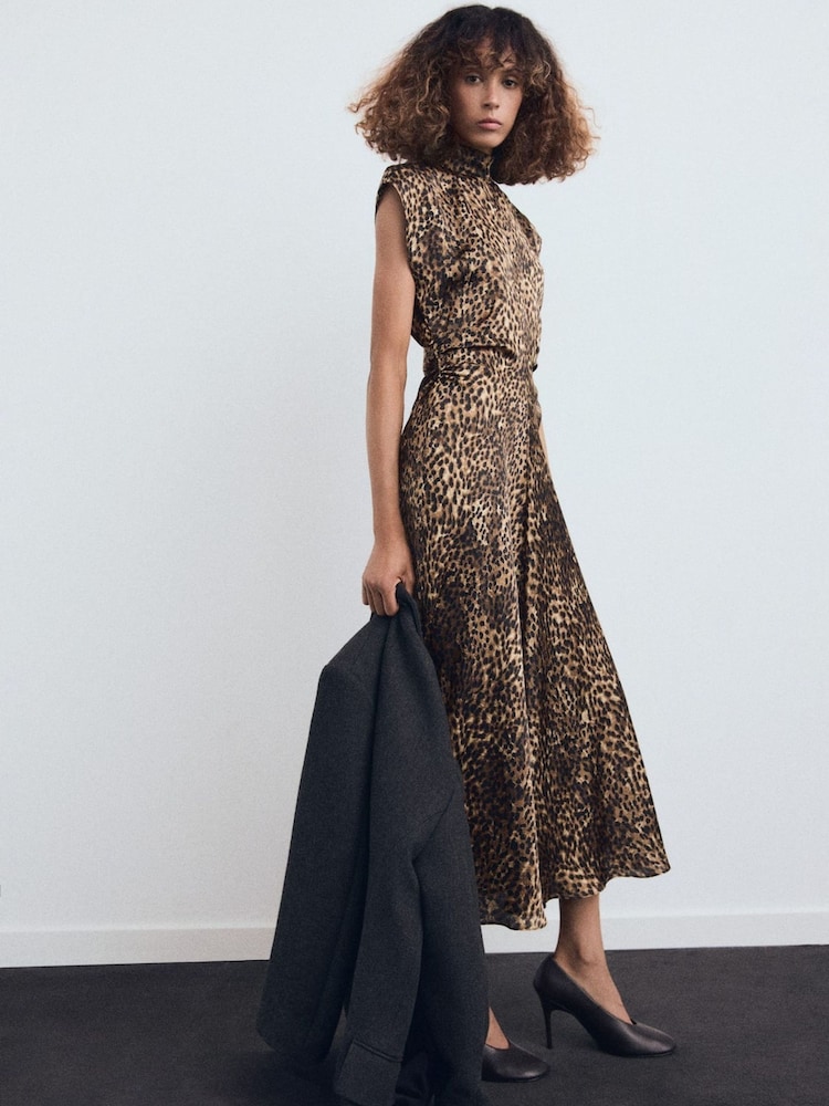 Mango Leopard Print High Neck Sleeveless Satin Maxi Dress - صورة 1 من 4 Mango Leopard Print High Neck Sleeveless Satin Maxi Dress - صورة 1 من 4