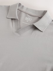 Gris - Short Sleeve Trophy Neck Pique Polo Shirt - Imagen 6 de 7