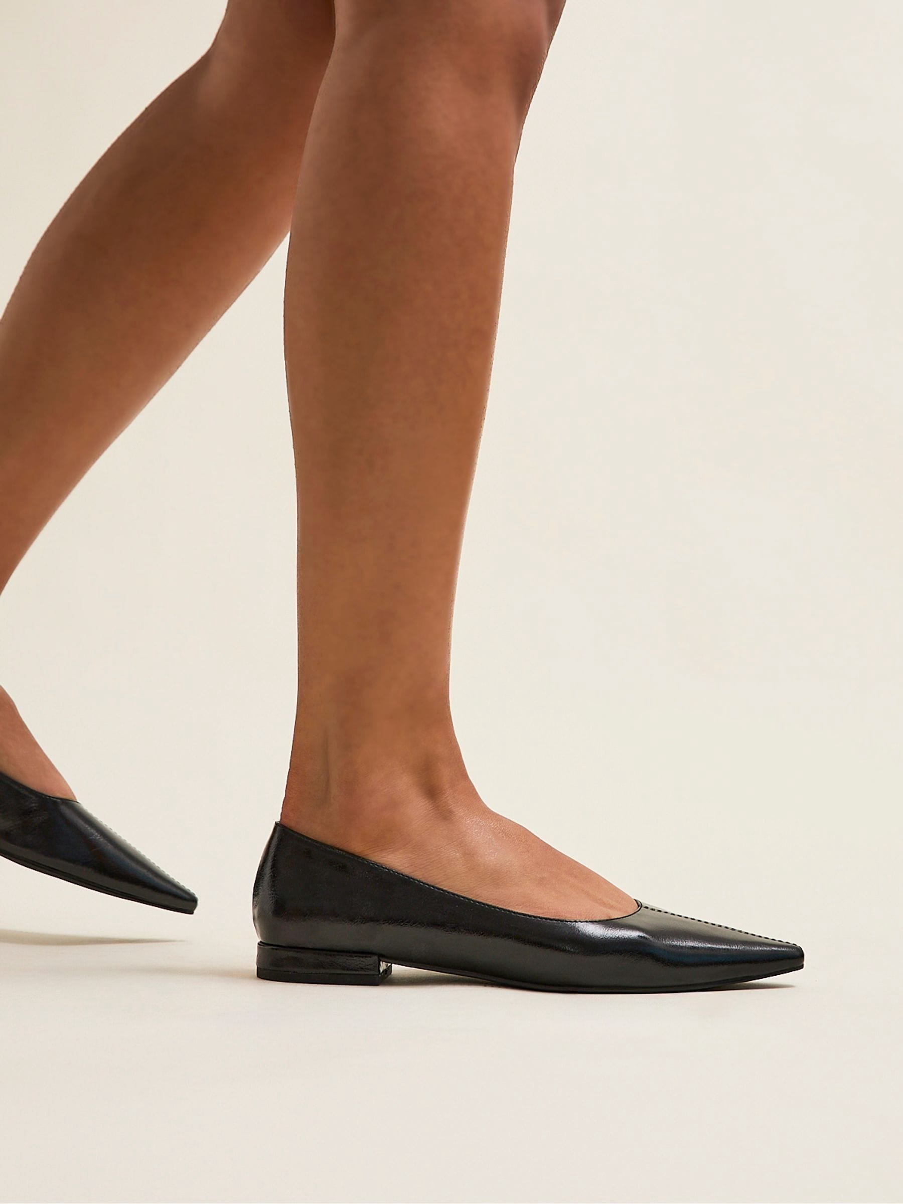 Linzi Black Focus Pointed With Top Stitching Toe Ballet Flats