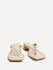 大地色 - Linzi Phase Toe Post Block Heel Mules Sandals - 圖片 5/6