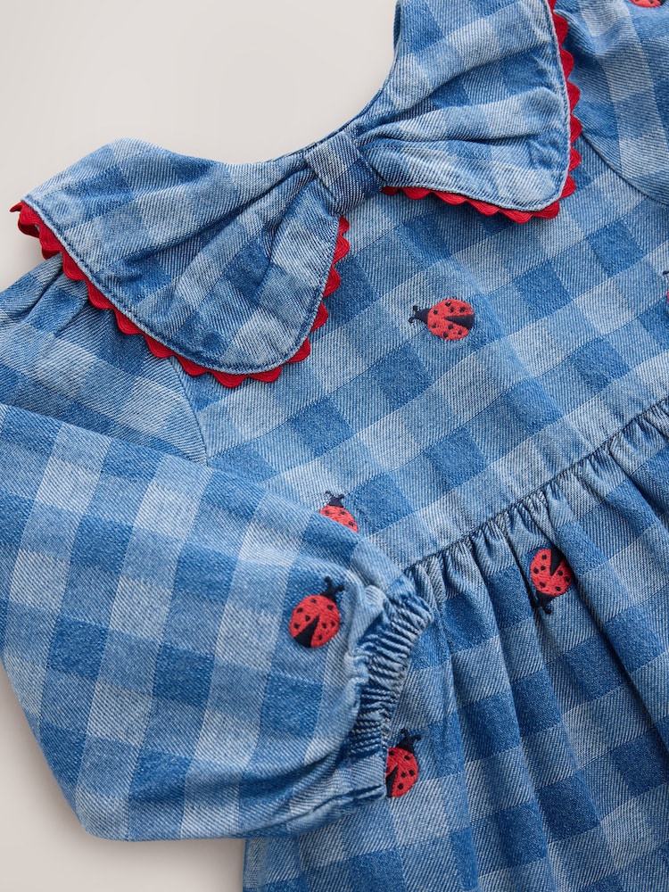Blue Denim Check - Long Sleeve Collar Embroidered Ladybird Dress (3mths-8yrs) - Imagen 8 de 8 Blue Denim Check - Long Sleeve Collar Embroidered Ladybird Dress (3mths-8yrs) - Imagen 8 de 8