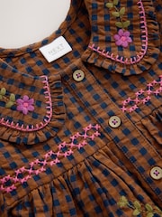 Schokoladenbraun - Kleid mit besticktem, kariertem Kragen (3M.-8J.) - Bild 8 von 8