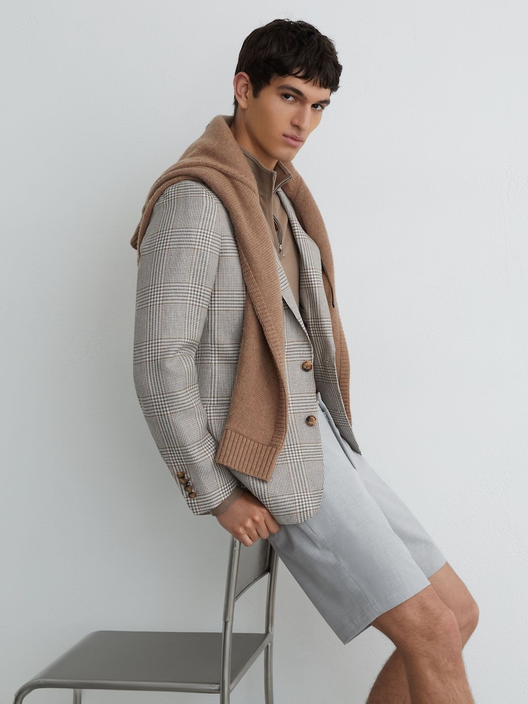 رمادي ناعم - شورت تشينو برباط شد تشكيلة Deck من Reiss - Image 1 of 5 رمادي ناعم - شورت تشينو برباط شد تشكيلة Deck من Reiss - Image 1 of 5