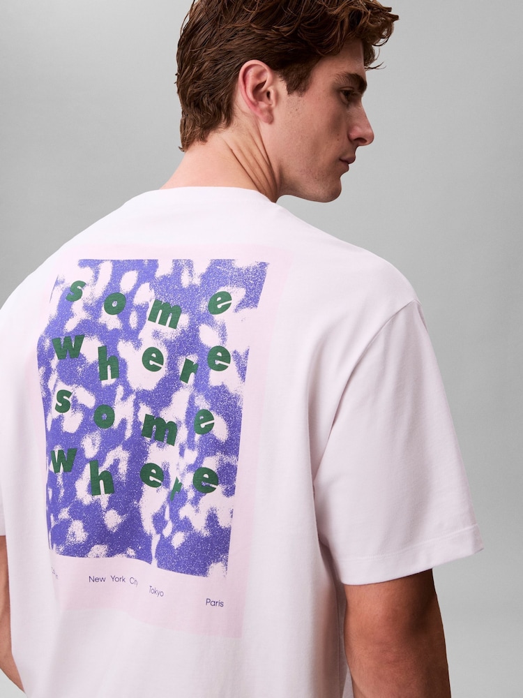 Calvin Klein Somewhere Graphic Relaxed T-Shirt - صورة 4 من 4