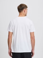 !Solid White Classic Regular Fit T-Shirt - Image 2 of 5