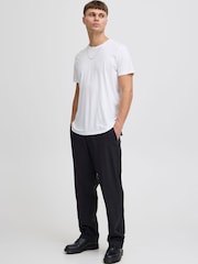 !Solid White Classic Regular Fit T-Shirt - Image 3 of 5