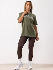 Gym King Powered By Belief Boyfriend T-Shirt - Imagen 1 de 4