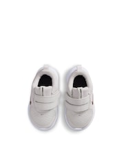 Nike White/Gold Infant Star Runner 5 Trainers - Image 6 of 10