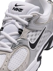 Nike White Youth V5 Runner Trainers - Image 10 of 11