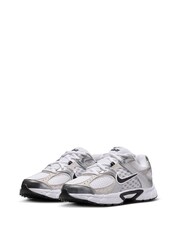 Nike White Youth V5 Runner Trainers - Image 5 of 11