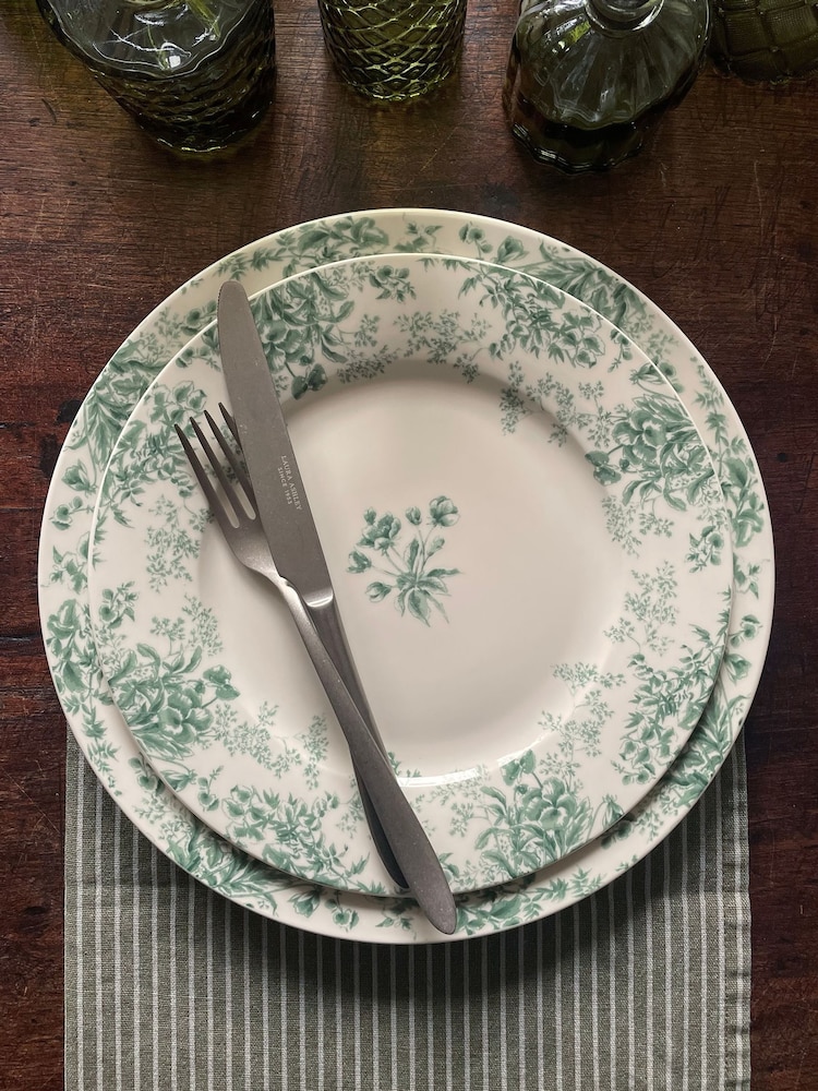 Laura Ashley Set of 4 Teal Green Thurston Bloom 23cm Plates - Image 1 of 4 Laura Ashley Set of 4 Teal Green Thurston Bloom 23cm Plates - Image 1 of 4