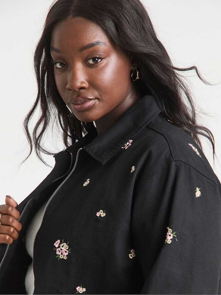 Veste-chemise Simply Be fleurie brodée utilitaire 100% coton - Image 3 of 4