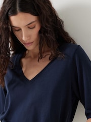 Синий - Hush Reece V-Neck Drapey T-Shirt - Изображение 3 из 5