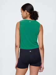 Verde - Camiseta sin mangas corta y ajustada en tejido transpirable de Gap - Imagen 2 de 5