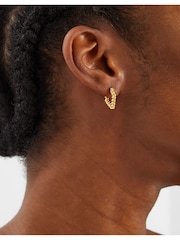 Accessorize 14ct zlata (barva); zlato-Plated Twist V-obliki okrogli uhani - Slika 3 iz 3