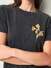 HUGO Black Damacia Ribbon Graphic Print Logo T-Shirt - Image 4 of 4