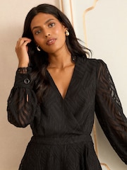 Love & Roses Burnout Wrap Mini Dress - Imagem 2 de 4
