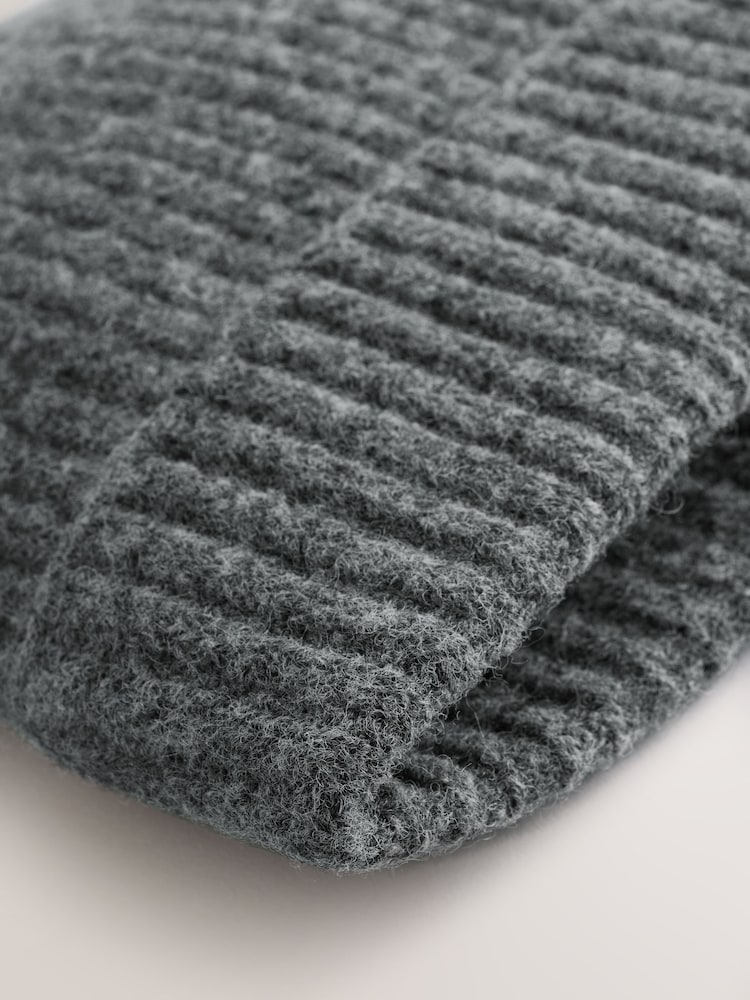 V barvi oglja - Beanie kapa - Slika 2 iz 3