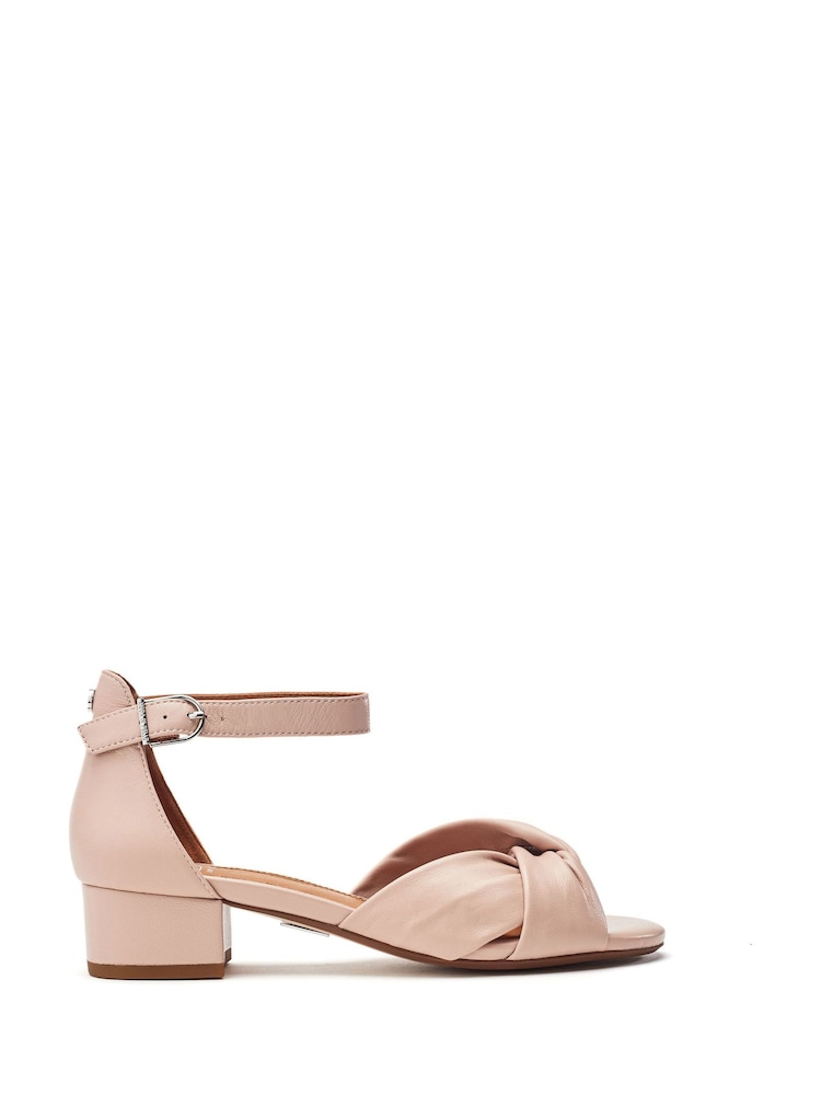 Natur - Moda in Pelle Macadamia Low Heel Ankle Strap Leather Sandals - Bild 1 von 4 Natur - Moda in Pelle Macadamia Low Heel Ankle Strap Leather Sandals - Bild 1 von 4