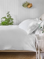 Laura Ashley Maeve Pleat 200 Thread Count Duvet Cover and Pillowcase Set - Imagen 2 de 5