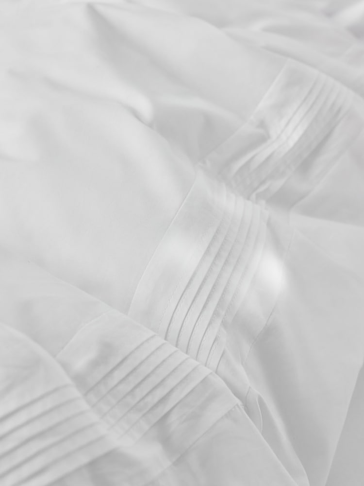 Laura Ashley Maeve Pleat 200 Thread Count Duvet Cover and Pillowcase Set - صورة 5 من 5 Laura Ashley Maeve Pleat 200 Thread Count Duvet Cover and Pillowcase Set - صورة 5 من 5