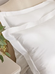 Laura Ashley Hemstitch 200 Thread Count Duvet Cover and Pillowcase Set - Imagen 3 de 5