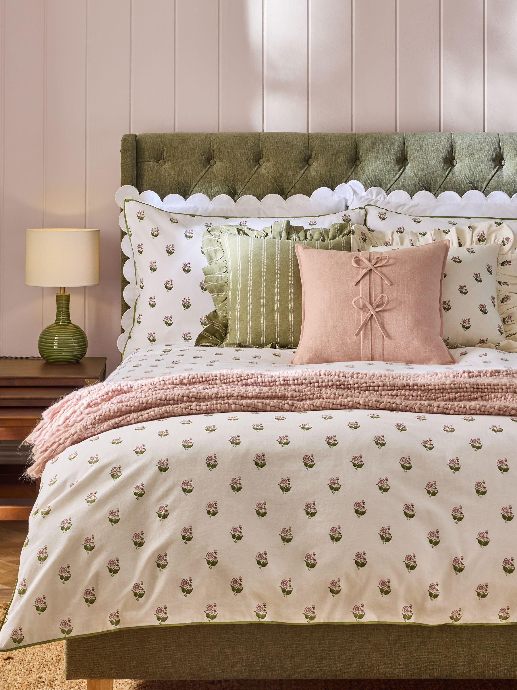 Next：日本 Laura Ashley Beauchamp フローラル コットン 100