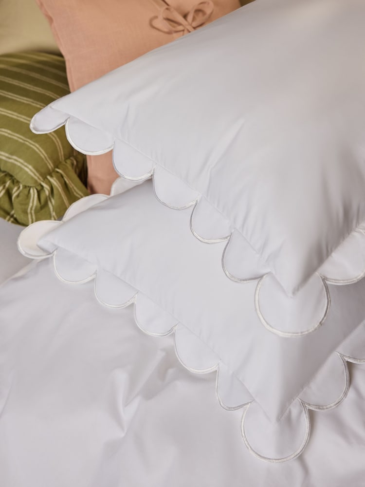 Laura Ashley White Scallop 200 Thread Count Duvet Cover and Pillowcase Set - Image 4 of 4