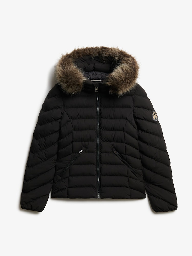 Schwarz - Superdry Fuji wattierte Jacke mit Kapuze aus Kunstpelz - Bild 6 von 6