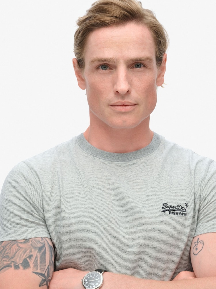 Camiseta Superdry Essential Logo Emb 100% algodão - Imagem 2 de 2