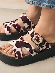 С рисунком коровы - Кожаные сандалии с пряжками Forever Comfort® - Изображение 6 из 10