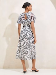 Zebra - Lipsy – bedrucktes Chiffon-Midi-Kleid mit Flatterärmeln - Bild 4 von 4